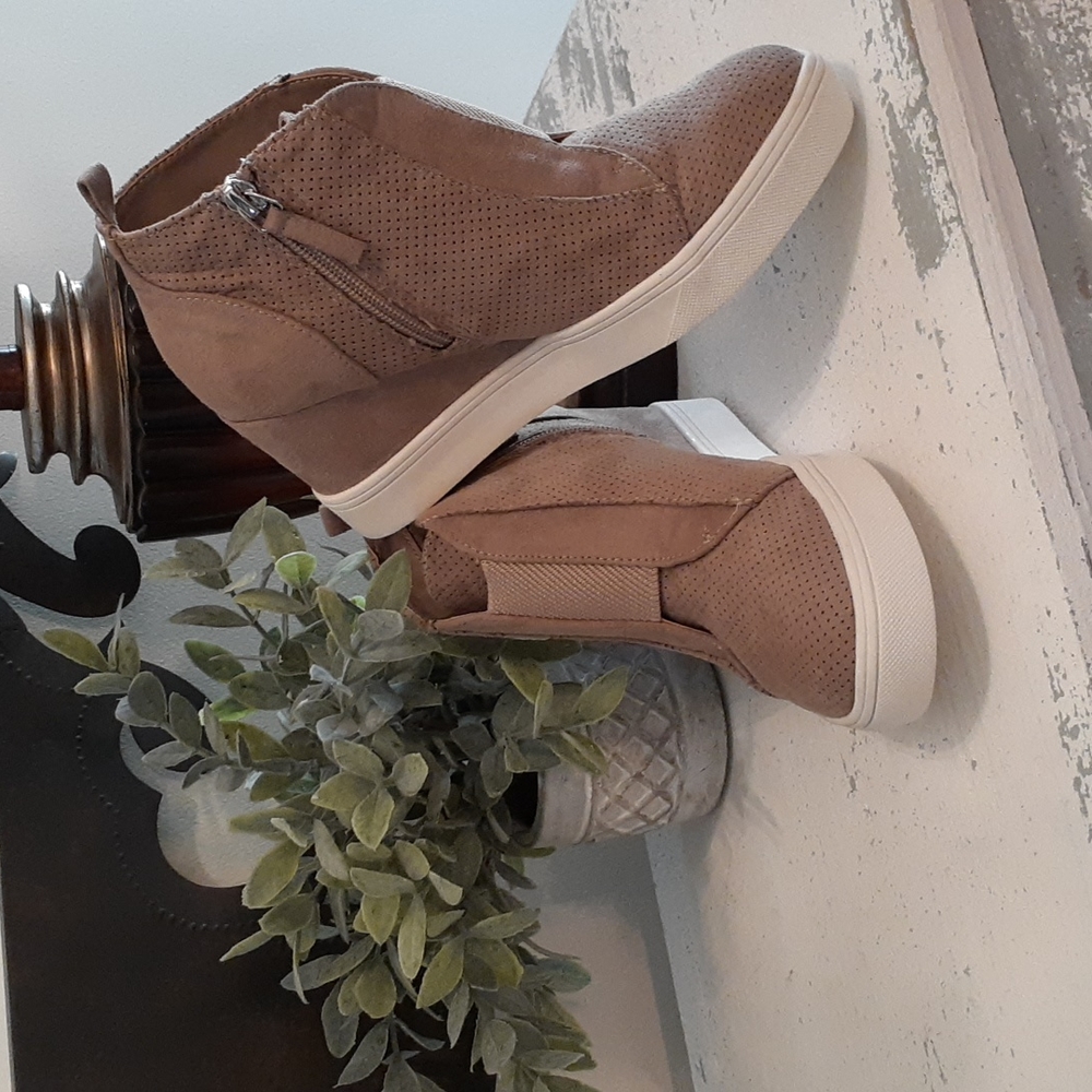 MIA - Wedge Ankle Boot/Sneaker - Tan